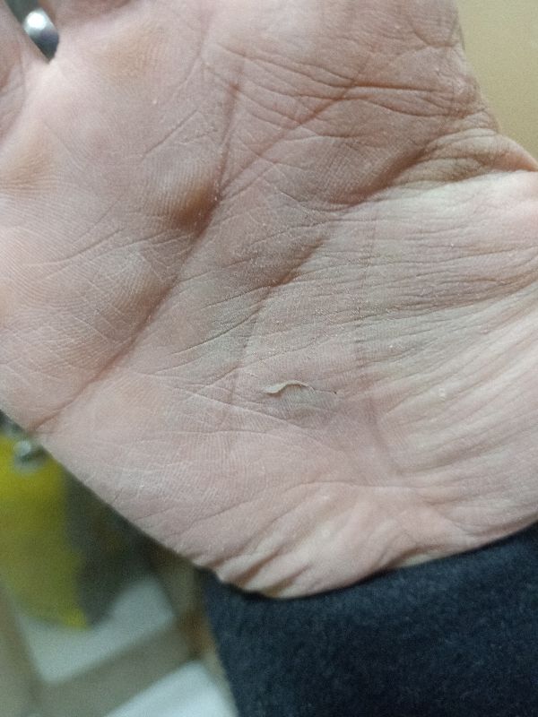 卫生间铺完地砖缝隙变黑怎么处理,新房卫生间地砖重新铺设