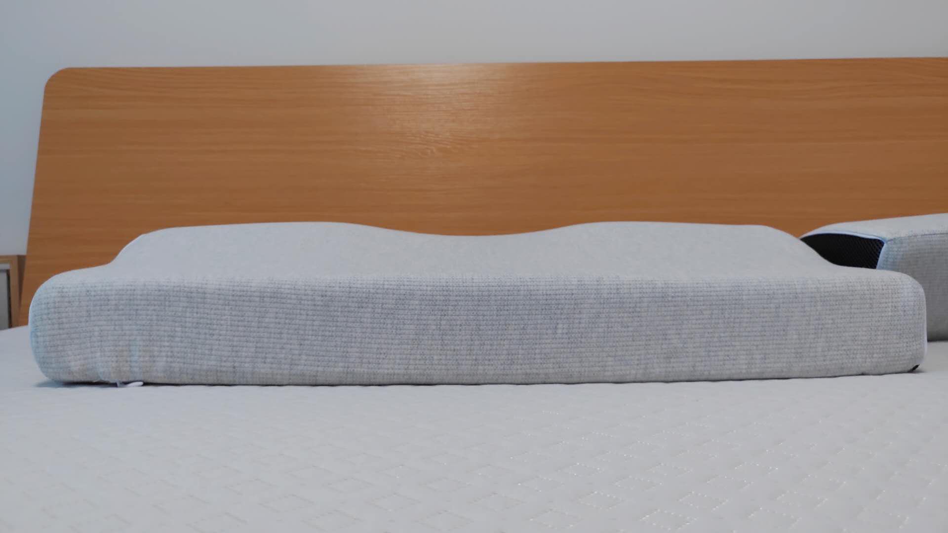 睡一个好觉需要记忆棉材质的床垫,记忆棉床垫和枕头