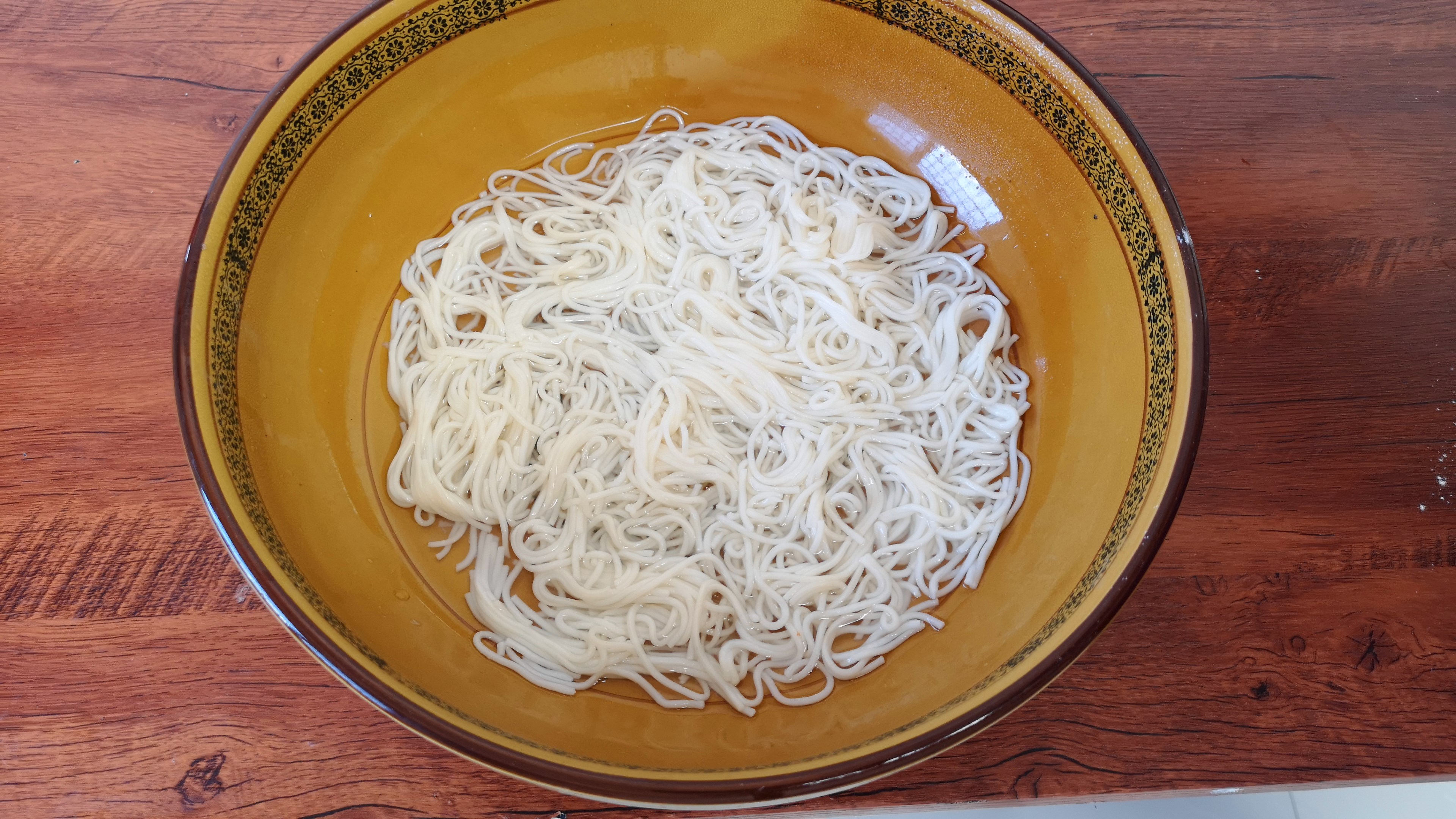 家里吃剩下的面条怎么处理,家里剩的面条做什么好