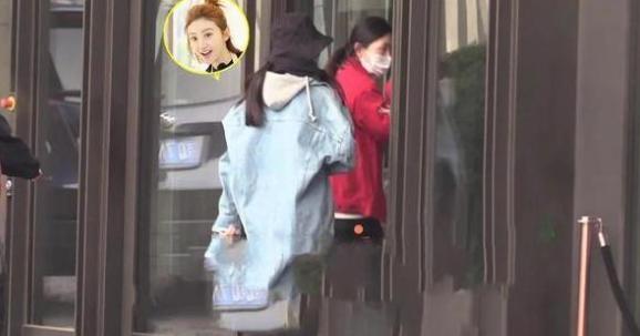 景甜自曝割双眼皮经历,景甜悲伤蛙双眼皮