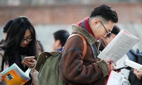 “人均985”的时代,二本生丢人吗?事实证明“专科生”才是常态