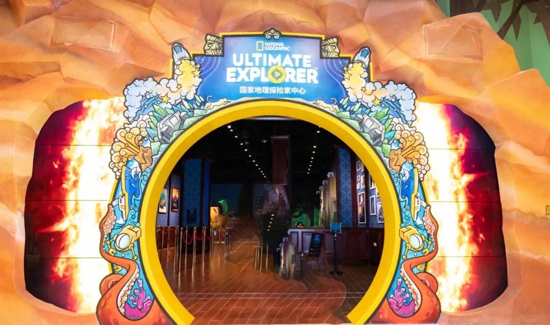 日夜不同科技感,春节潮玩创新方