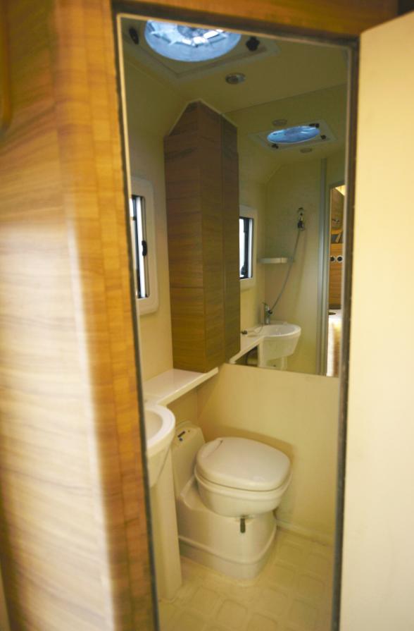 五十铃轻卡房车体验,五十铃轻卡四驱越野房车测评