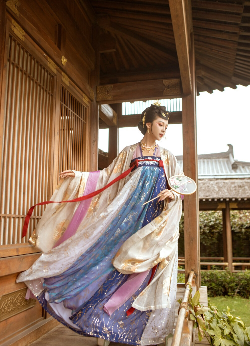 汉服好看为什么流行不起来,汉服那么好看为什么还穿现代装