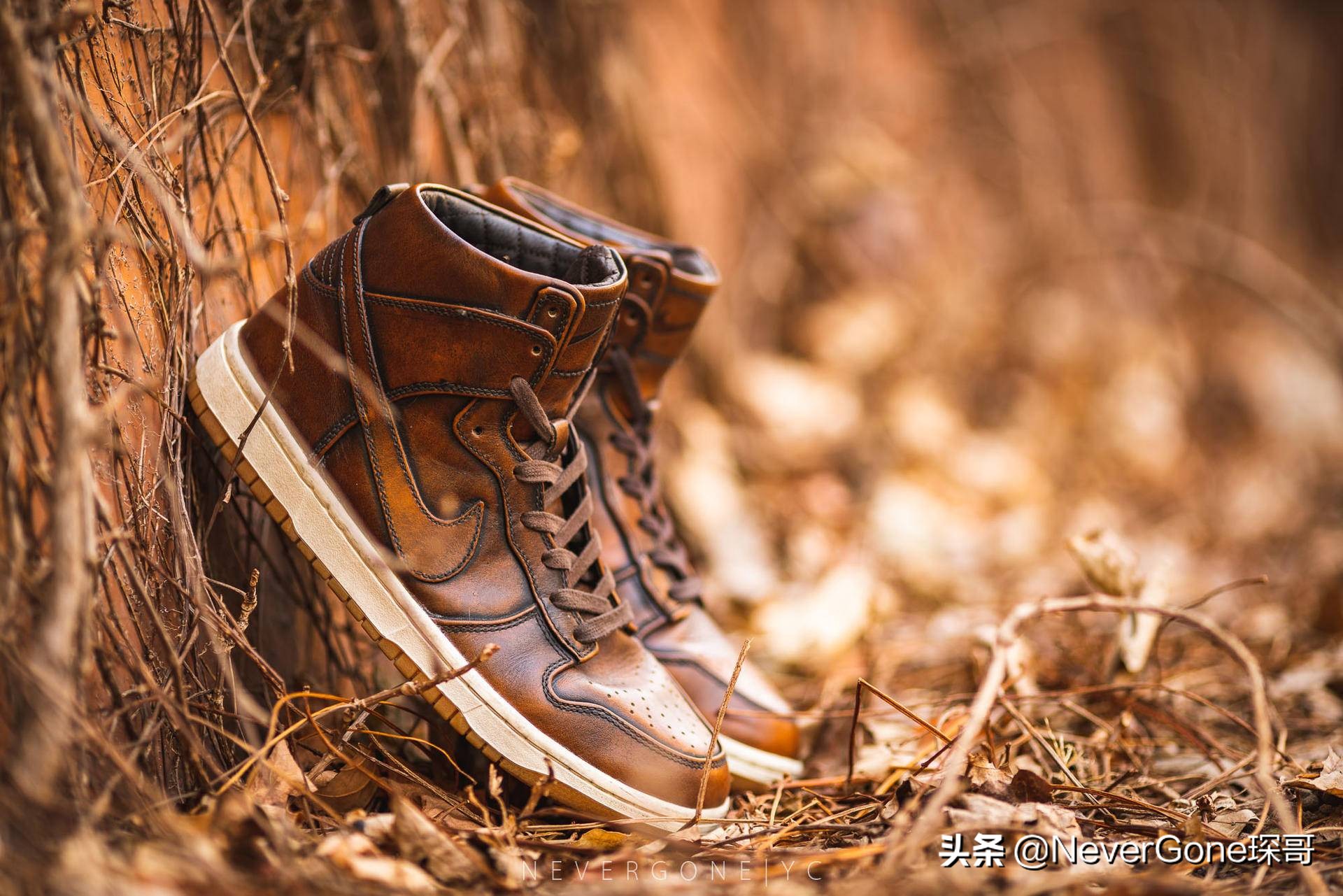 一双nike跑步鞋300,耐克复古经典低帮运动鞋