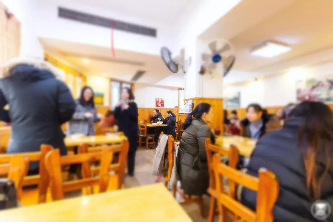 开了三十多年的麻辣烫店,为什么现在的米线店口味都很重