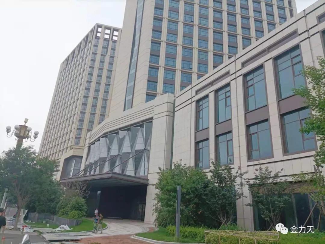 金力天董事长张金陪同中犀资本董事长蒋承利考察华远·裘马四季