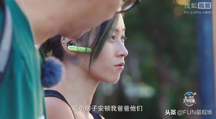 最性感的香港搬运工，扛180斤重物，月薪1万8，租5平米房