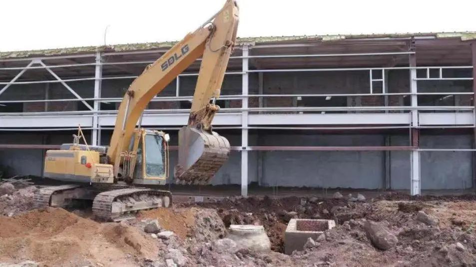 月薪过万挖机司机,月薪上万的挖掘机司机视频