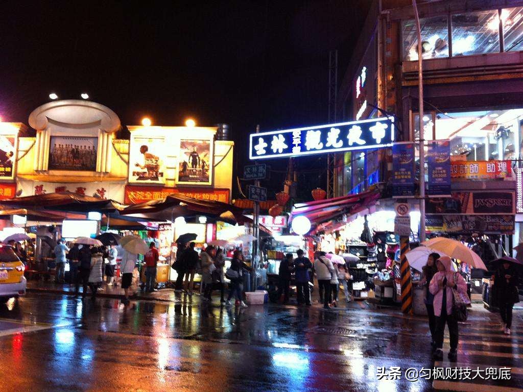 成都摆地摊有什么政策,去成都摆摊一月能挣多少