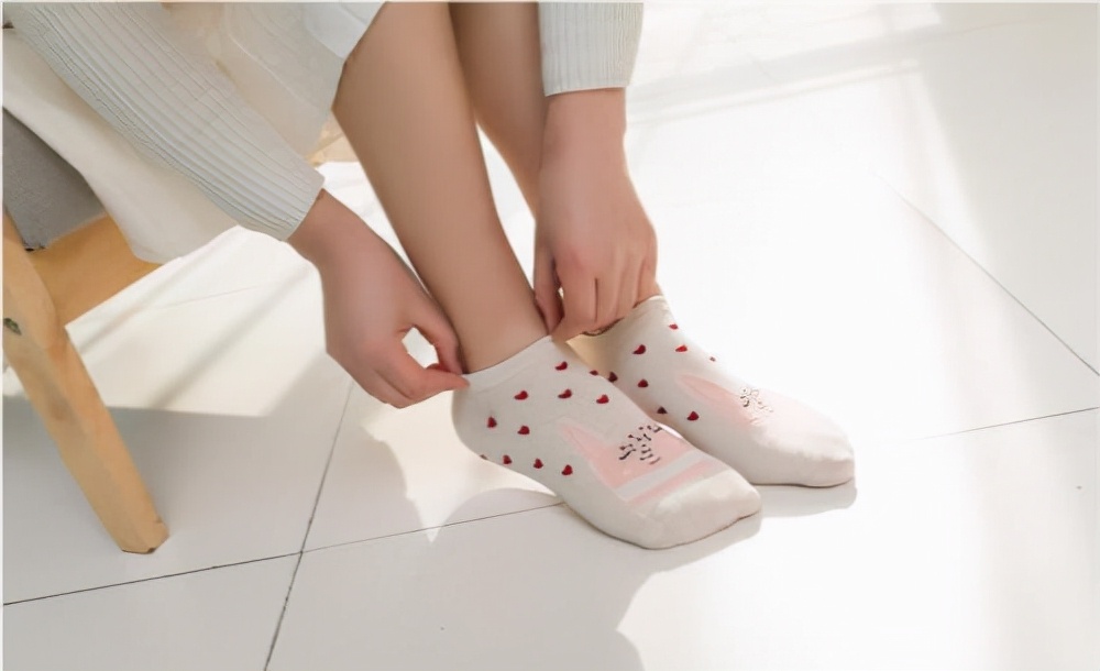 日本人穿袜子的原因,穿袜子睡觉日本人长寿