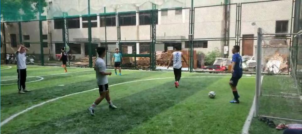 立新湖足球场几点钟开放,孝感免费5人足球场