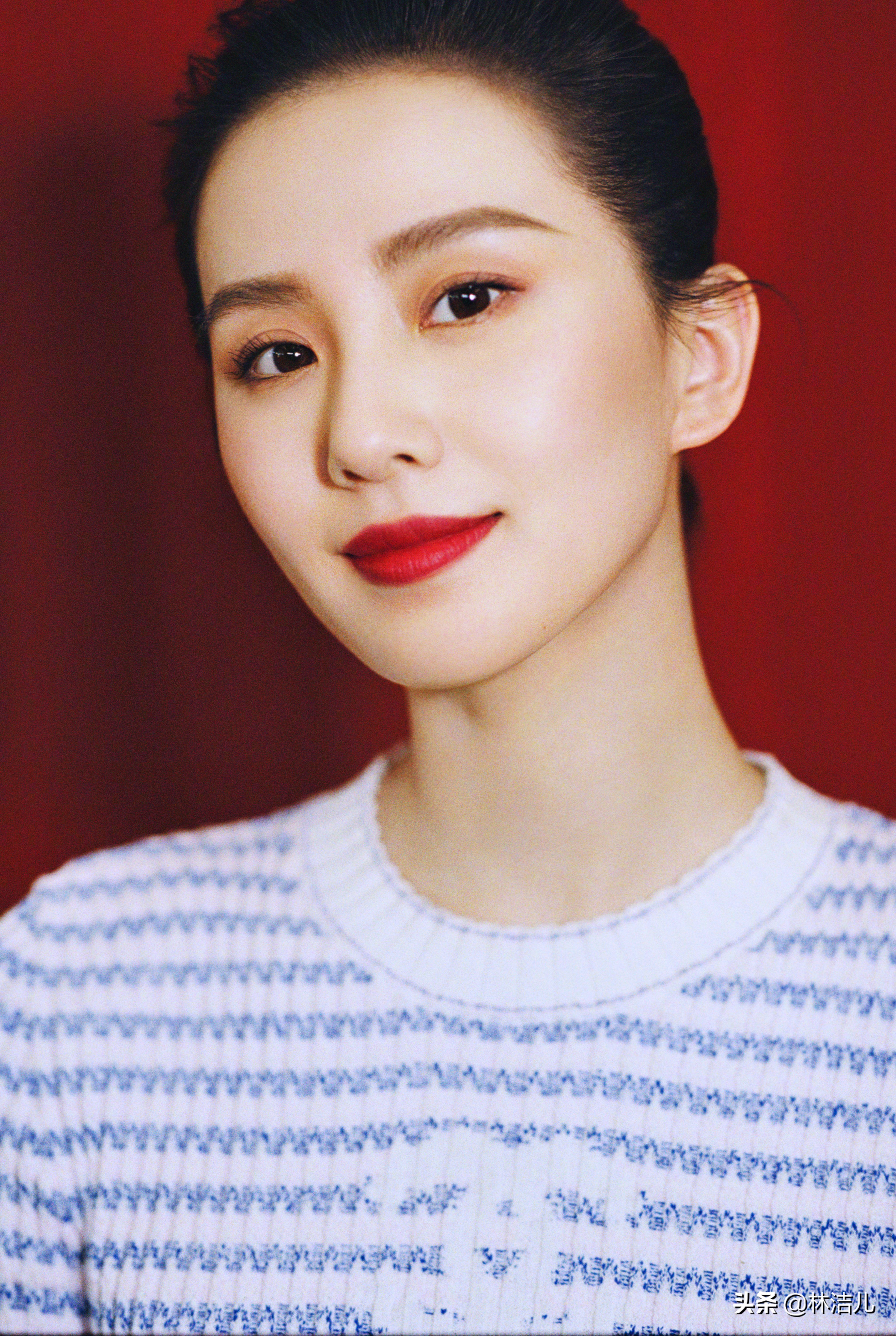 比春晚穿搭更让人种草的，是佟丽娅刘涛周冬雨的口红，太惊艳了