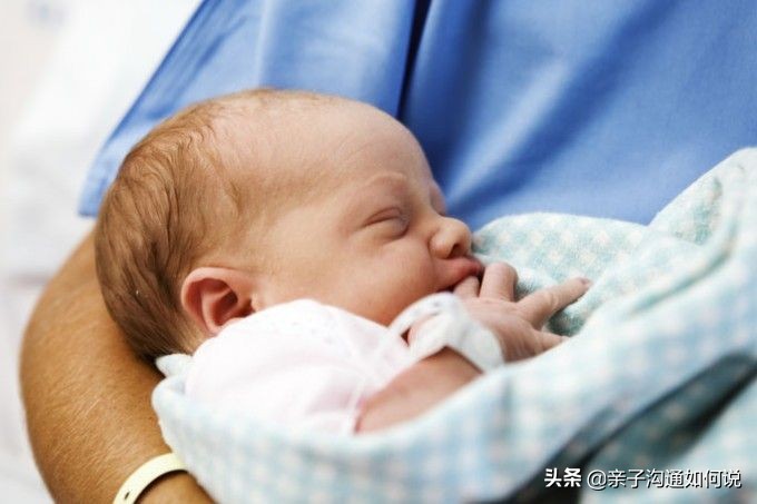 孙俪女儿被亲到变形：面请对亲友抚摸亲吻幼小的孩子，请说不