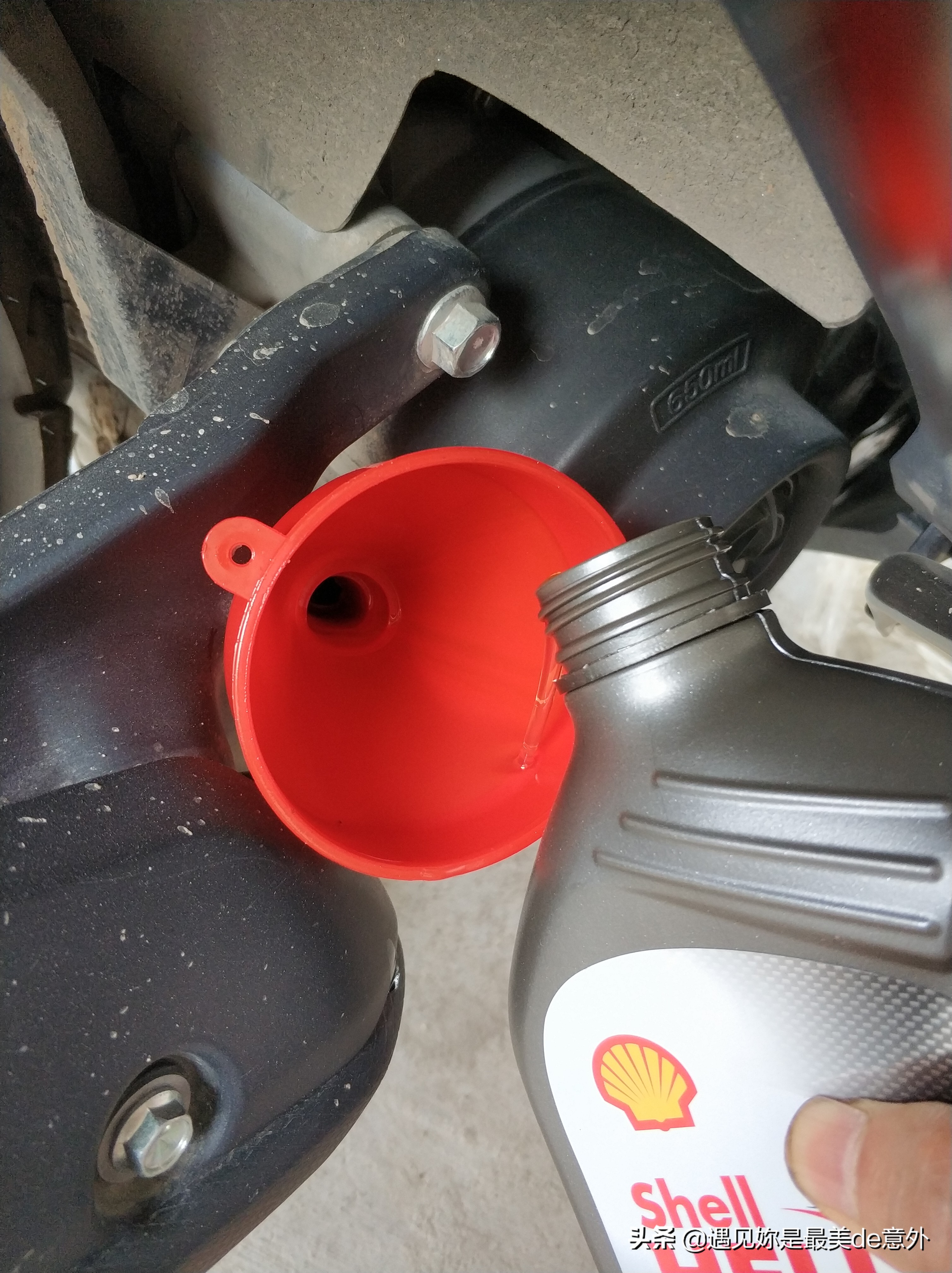 踏板摩托车齿轮油加多了会怎么样,踏板摩托车齿轮油多少公里换一次