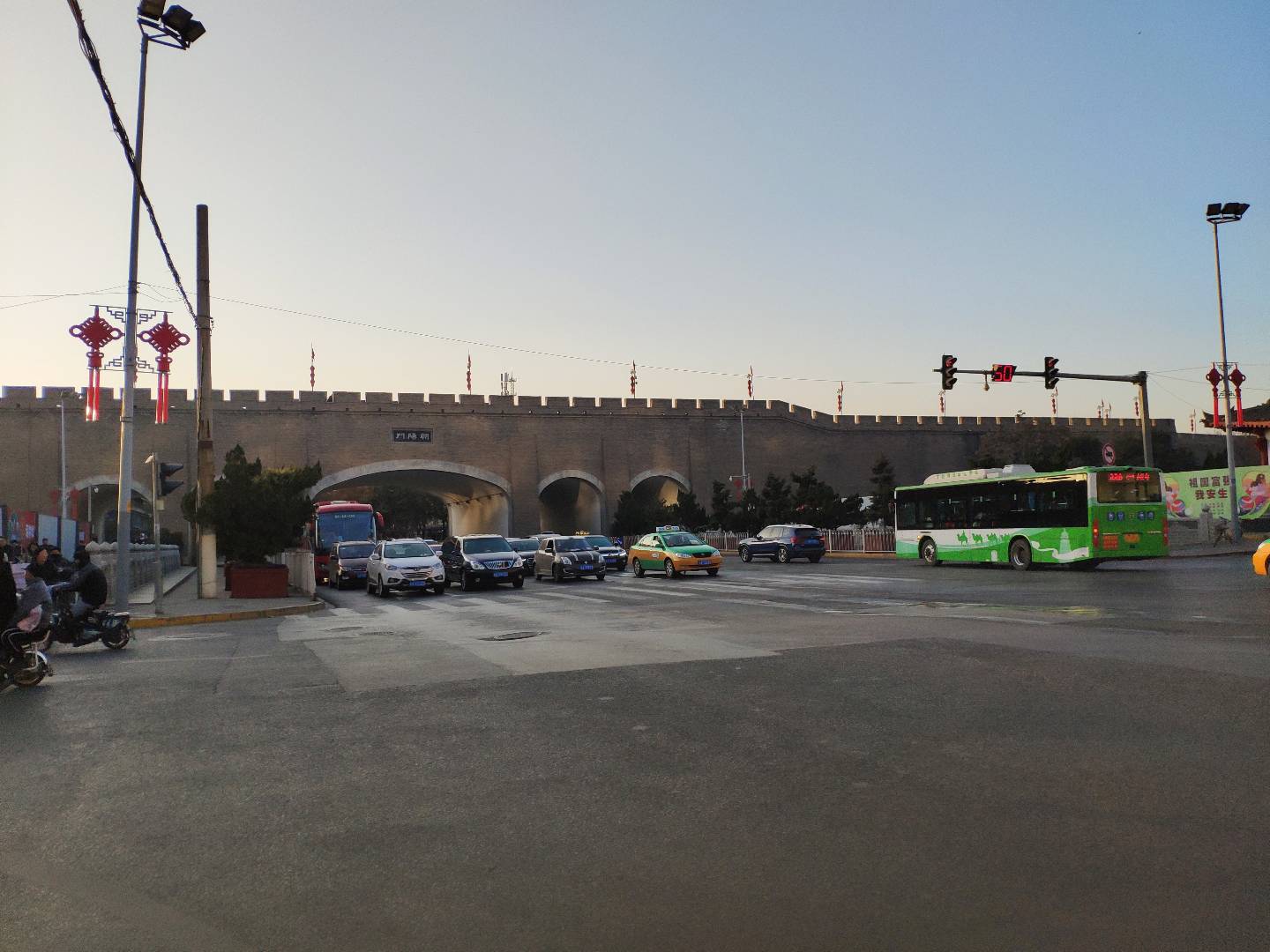 西安古城墙上的城门——朝阳门