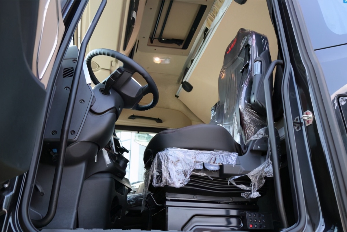 安能快速发展集中采购定制的重卡有什么特别之处？