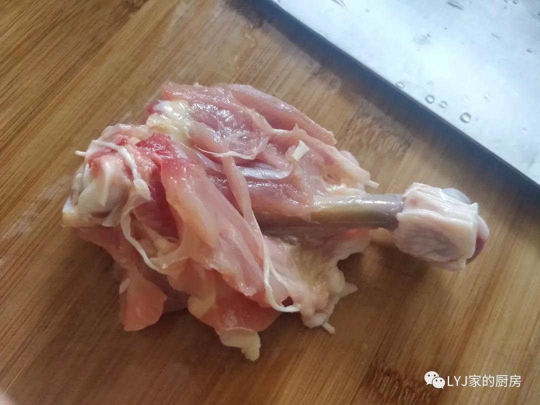 鸡腿肉怎么剔骨切丝,鸡腿剔骨刀怎么磨