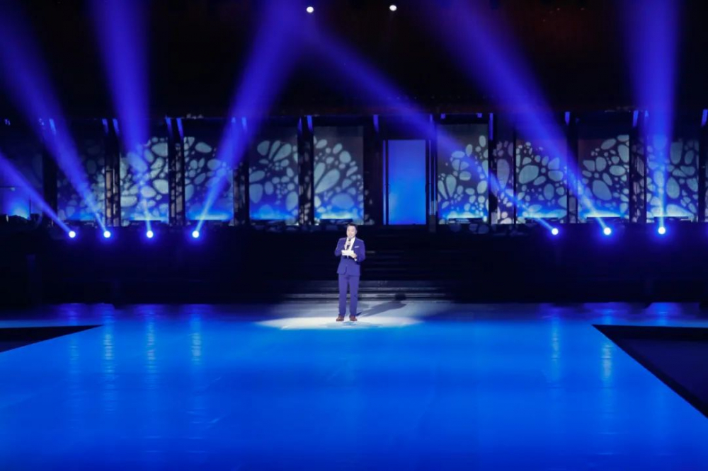 非遗高端定制国风女装,非遗服饰融入现代生活