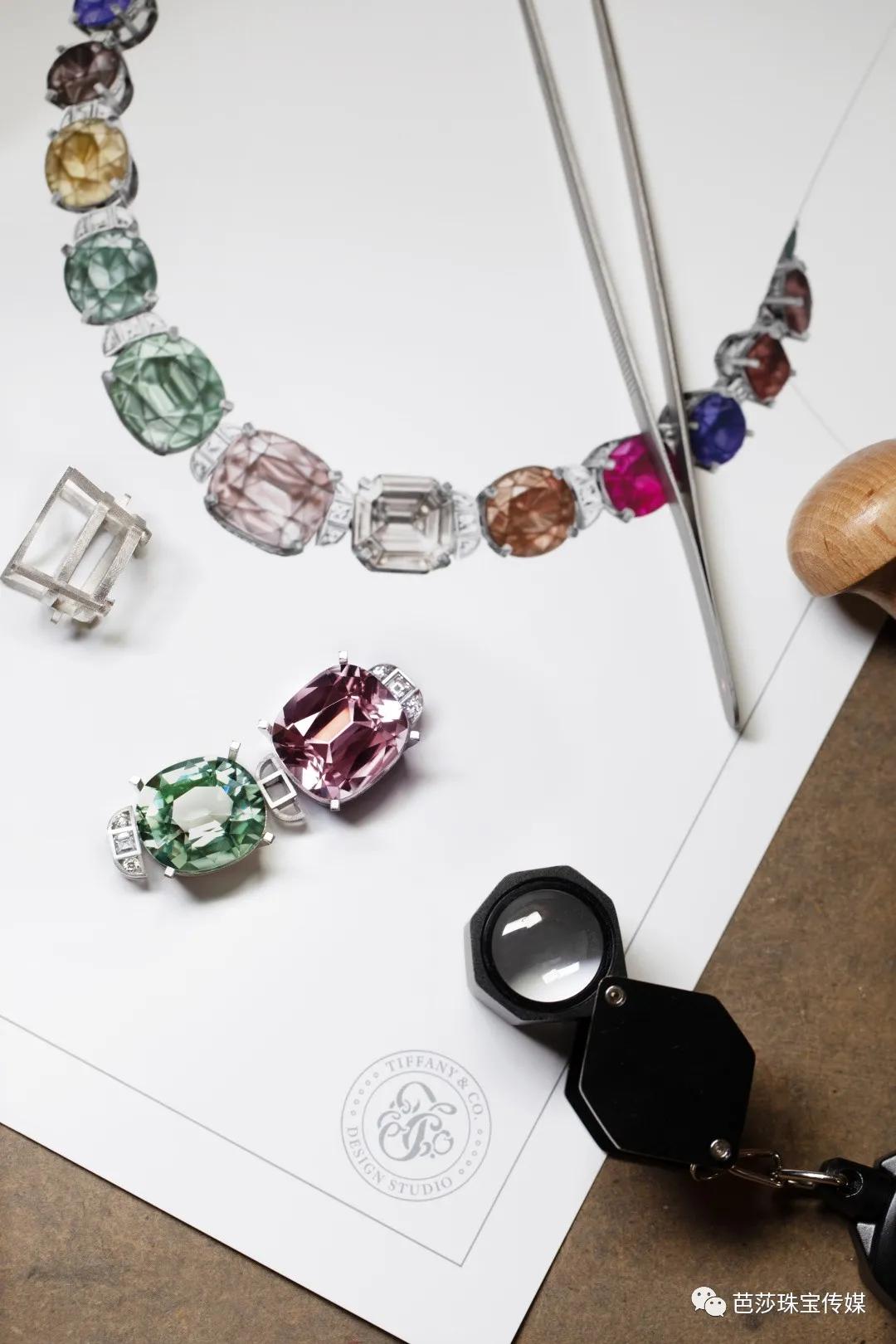 大牌高珠扎堆“上新”,外行看热闹、内行看什么?