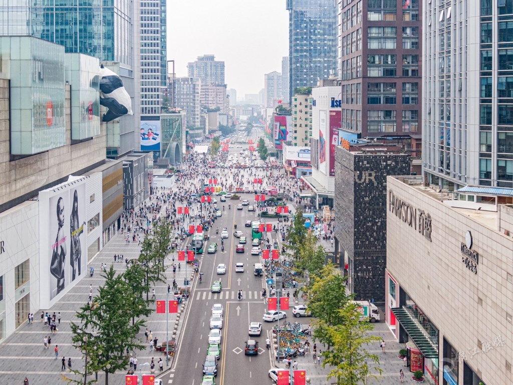 春熙路被评为高品位步行街,春熙路爆红