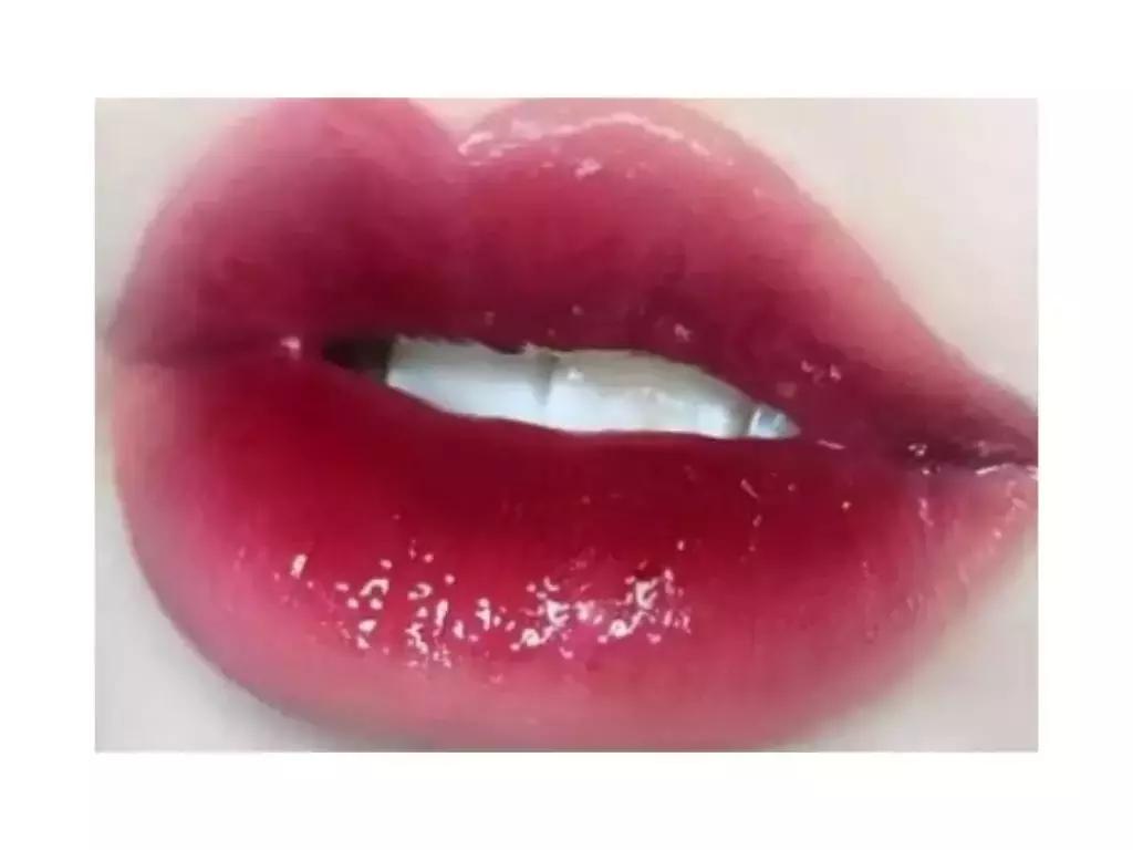 口红叠涂方法这样涂更显唇形,记住所有口红色号