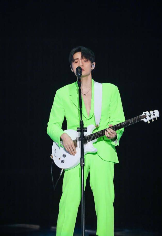 李荣浩怒怼经纪公司,李荣浩回怼恶评