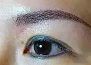 黑发淡颜适合戴的美瞳,美瞳线发蓝是不是显老