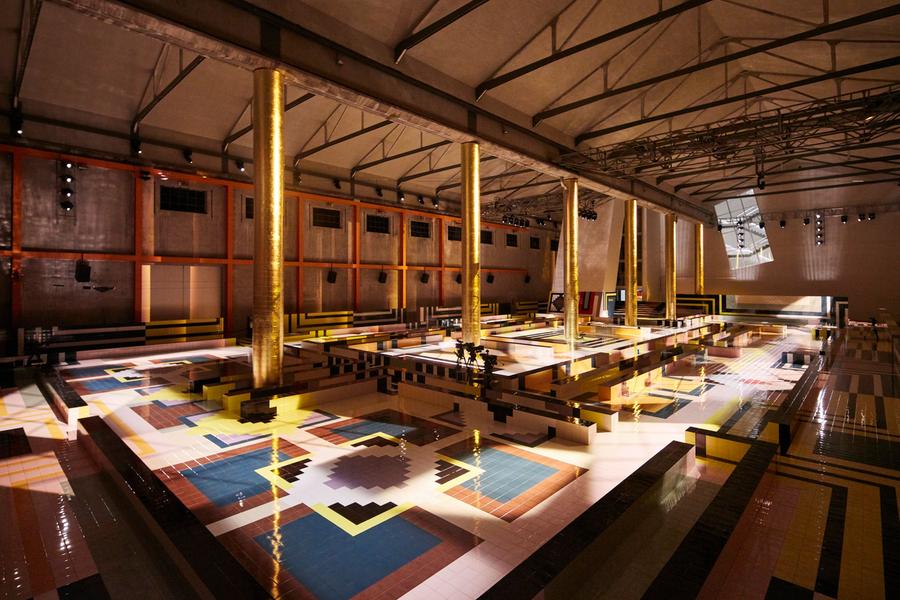 prada粉色改造,prada店铺设计可以给品牌带来什么