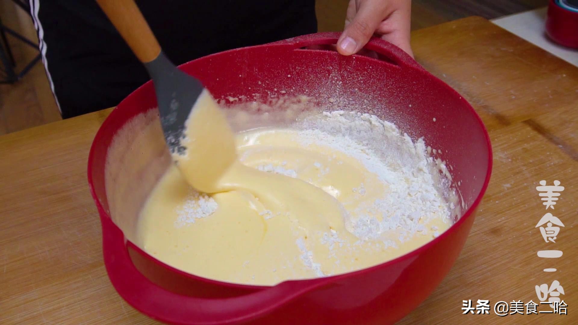 老式鸡蛋糕的做法得焖一下吗,超简单的老式鸡蛋糕的做法