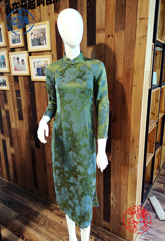 植物染桑蚕丝希赛尔交织缎时装欣赏