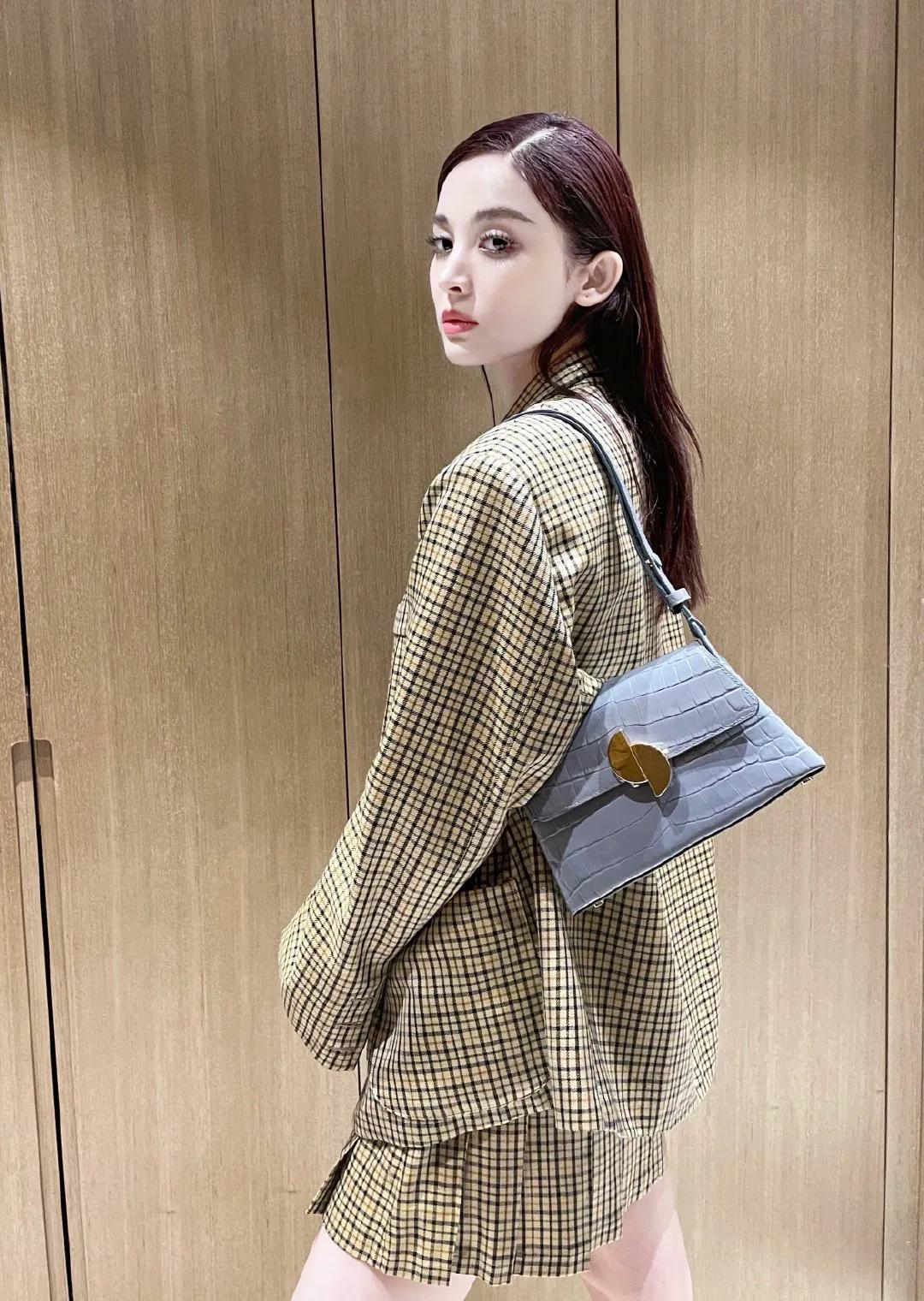 刘雯包包哪款最好,刘雯包包搭配