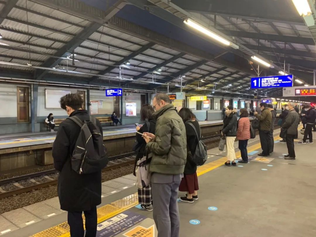 此时此刻，他们在日本，他们在韩国