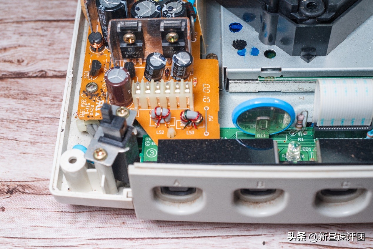 翻新修复DreamCast游戏机：好端端的产品，差点让公司倒闭