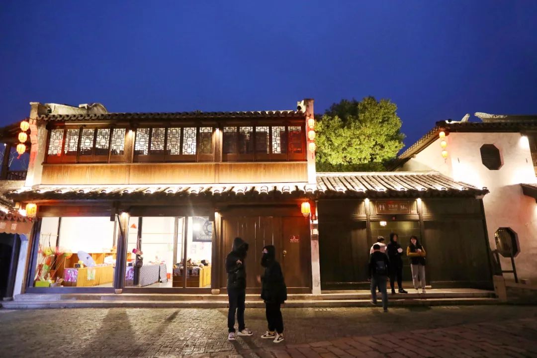 沙家浜夜游最新,常熟沙家浜景区夜色