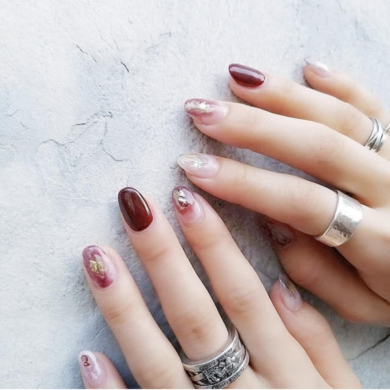 美甲款式推荐晕染美甲,渐变晕染金箔贝壳珍珠美甲黑白