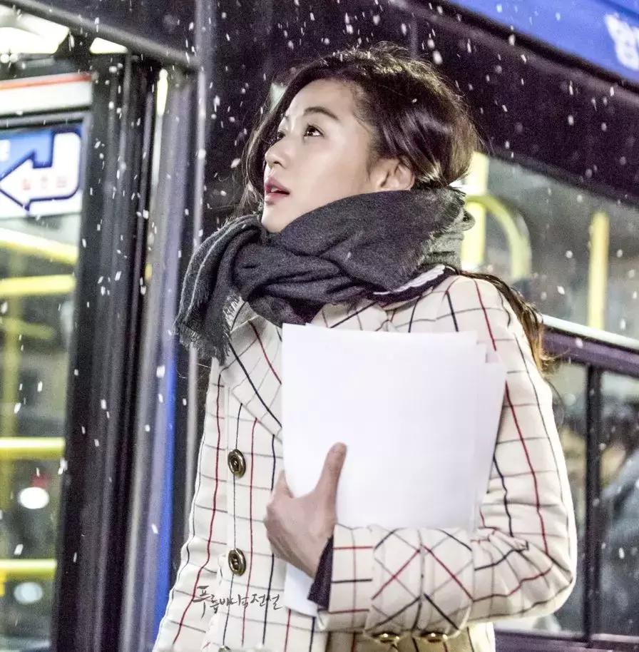 刘雯50个瞬间告诉你,刘雯冬天穿的羽绒服