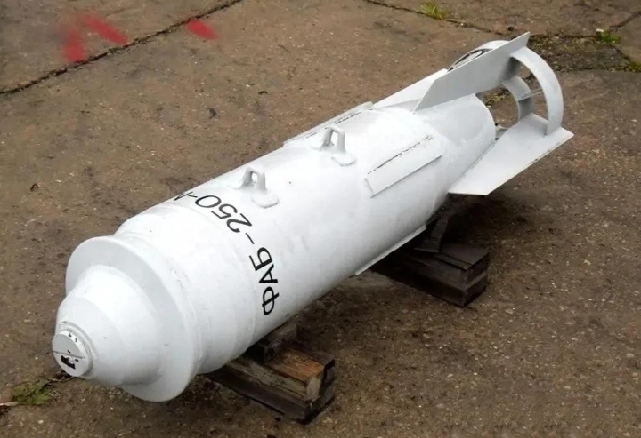 斗而不破的“小冷战”：“保卫者”号PK苏24M