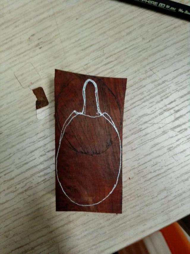 从朋友那抢了块料子,心情不好雕个乌龟王八蛋