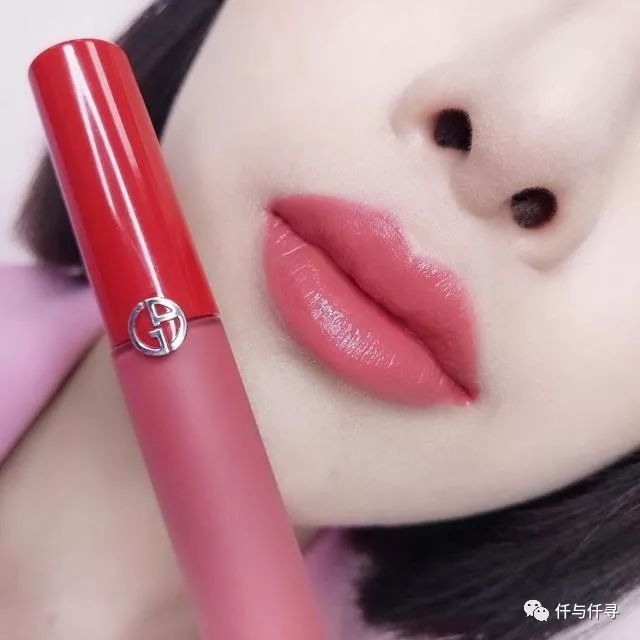 兰蔻口红121和196哪个颜色好看,给大家推荐一款口红颜色很好看