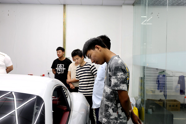 郑州汽车美容,郑州哪里拿钱去学汽车美容技术