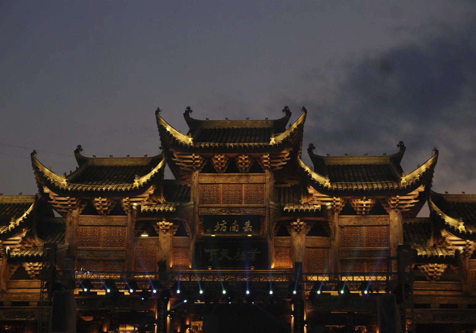 80多岁老人家眼睛看不清,80岁老人眼睛看东西雾蒙蒙