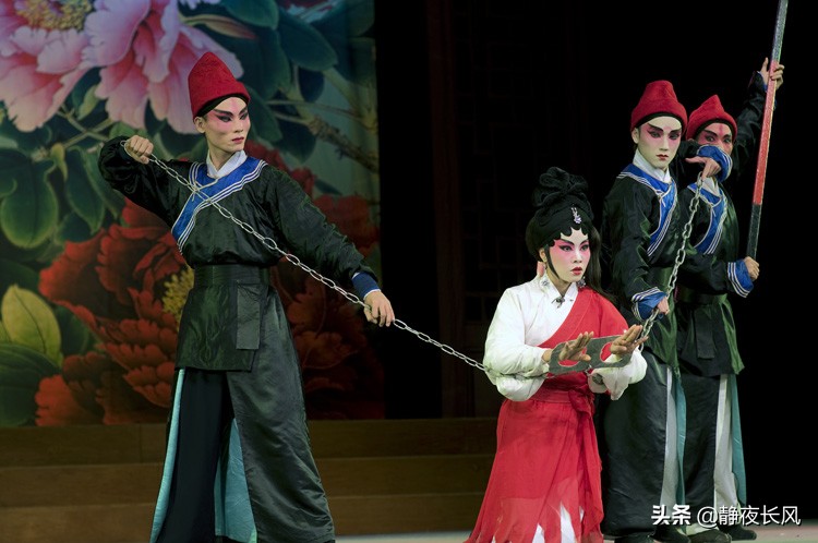 血溅白练,六月飞雪,大旱三年,窦娥死前为何要许下这三桩誓愿?