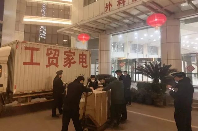 连收银员都宠！苹果、鼎泰丰等把员工「当人看」，有多大的力量？