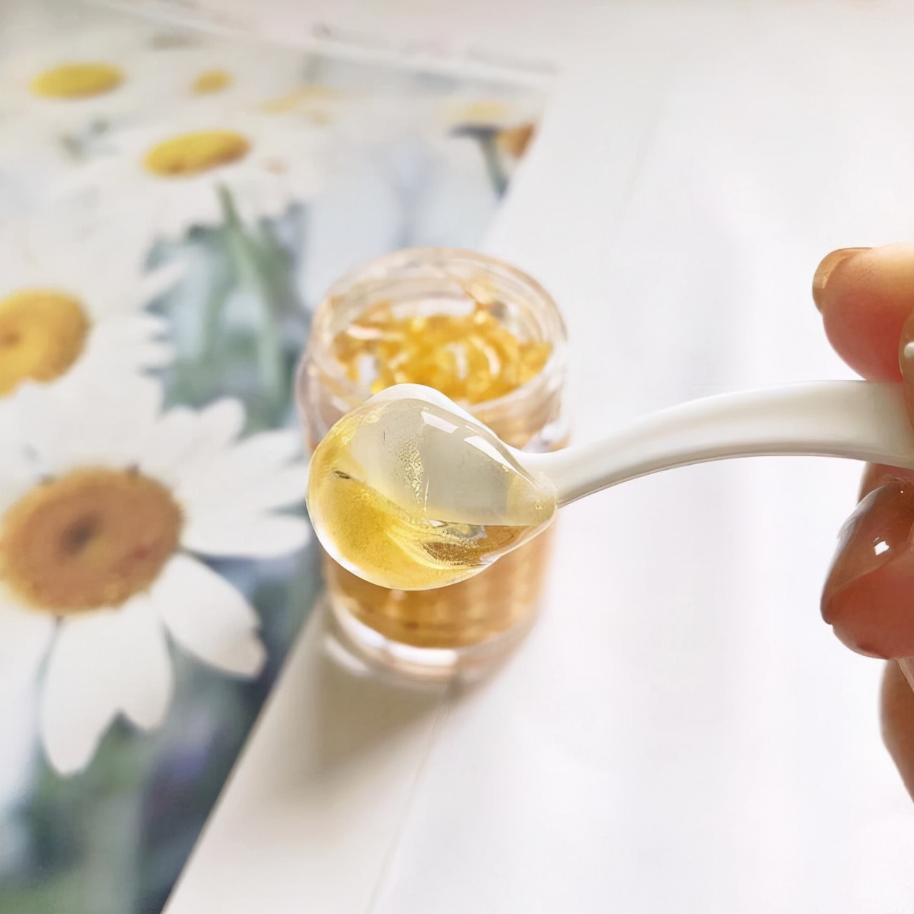 眼霜贵一点的大牌是不是好用,眼霜推荐排行榜第一名国货去细纹