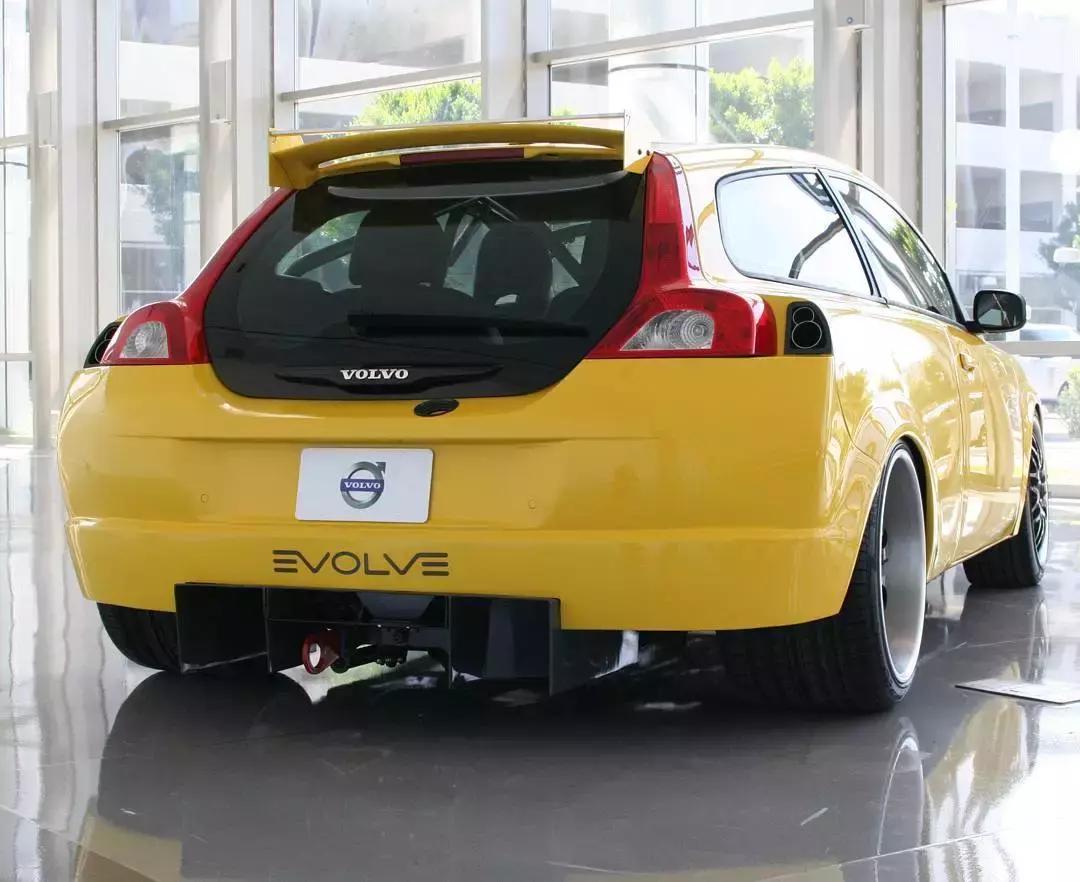 沃尔沃曾经最便宜又独特的双门车C30,没想到竟改装出如此姿态