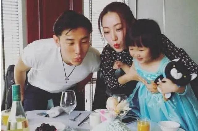 冰雪薇甜现状图片,冰雪薇甜现在有钱吗