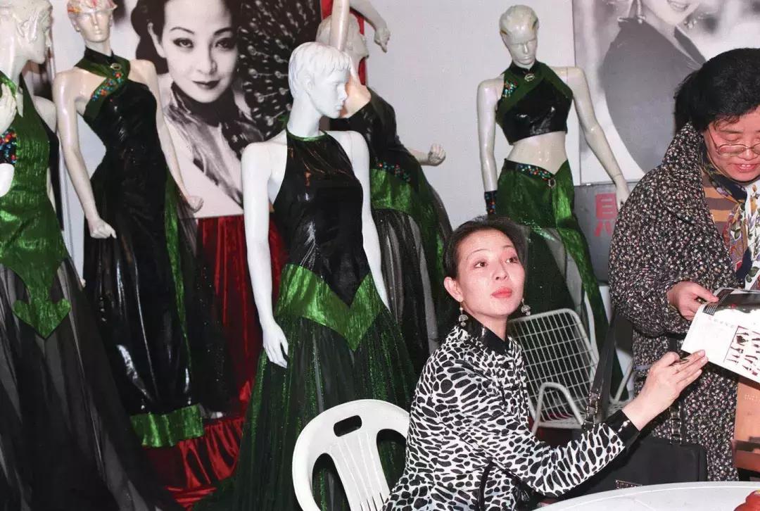 70张照片合集视频,70年衣食住行对比图