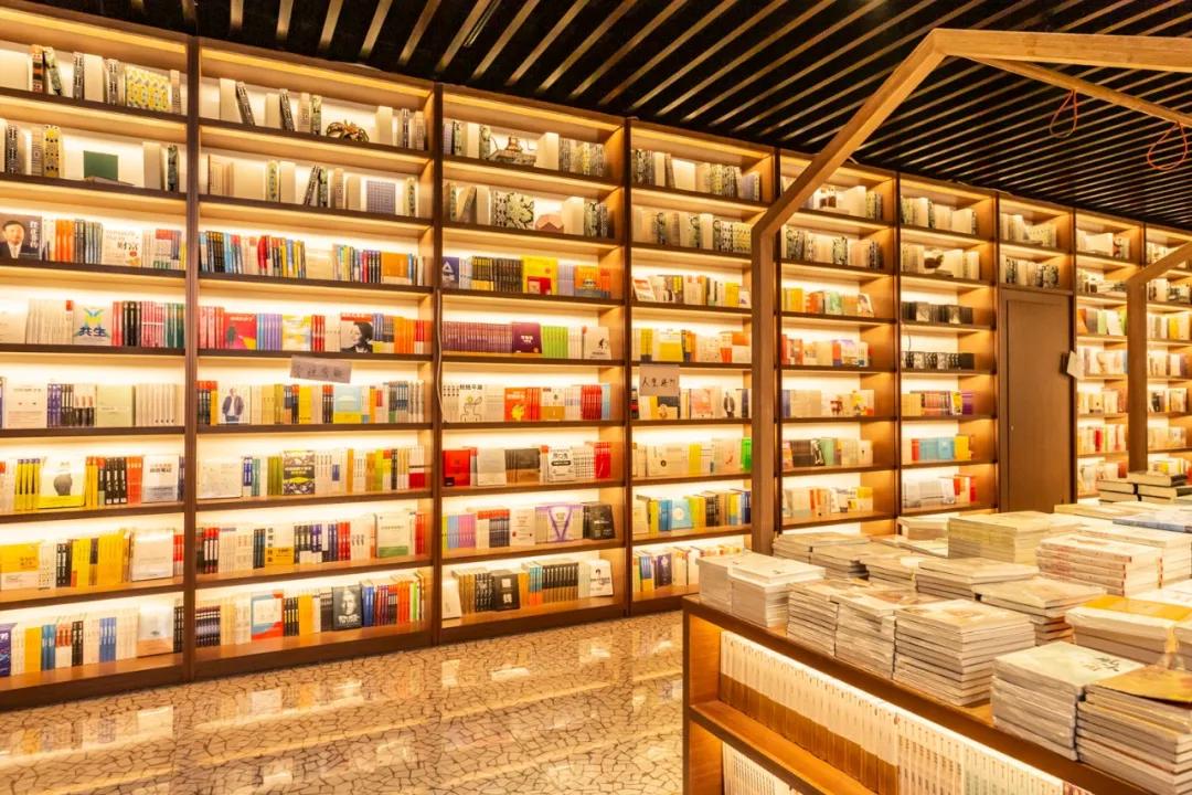 恒大足球场投资120亿哪里去了,恒大足球场投资120亿