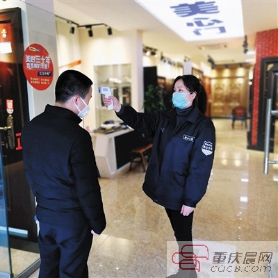 希望我们的生活早点步入正轨,希望我们转身就能回到正常的生活